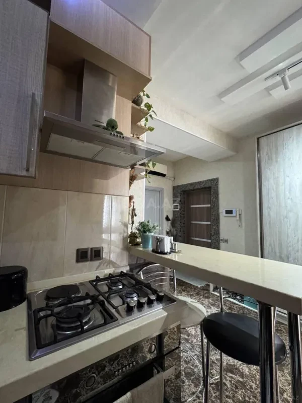 Satılır 2 otaqlı mənzil 83 m²