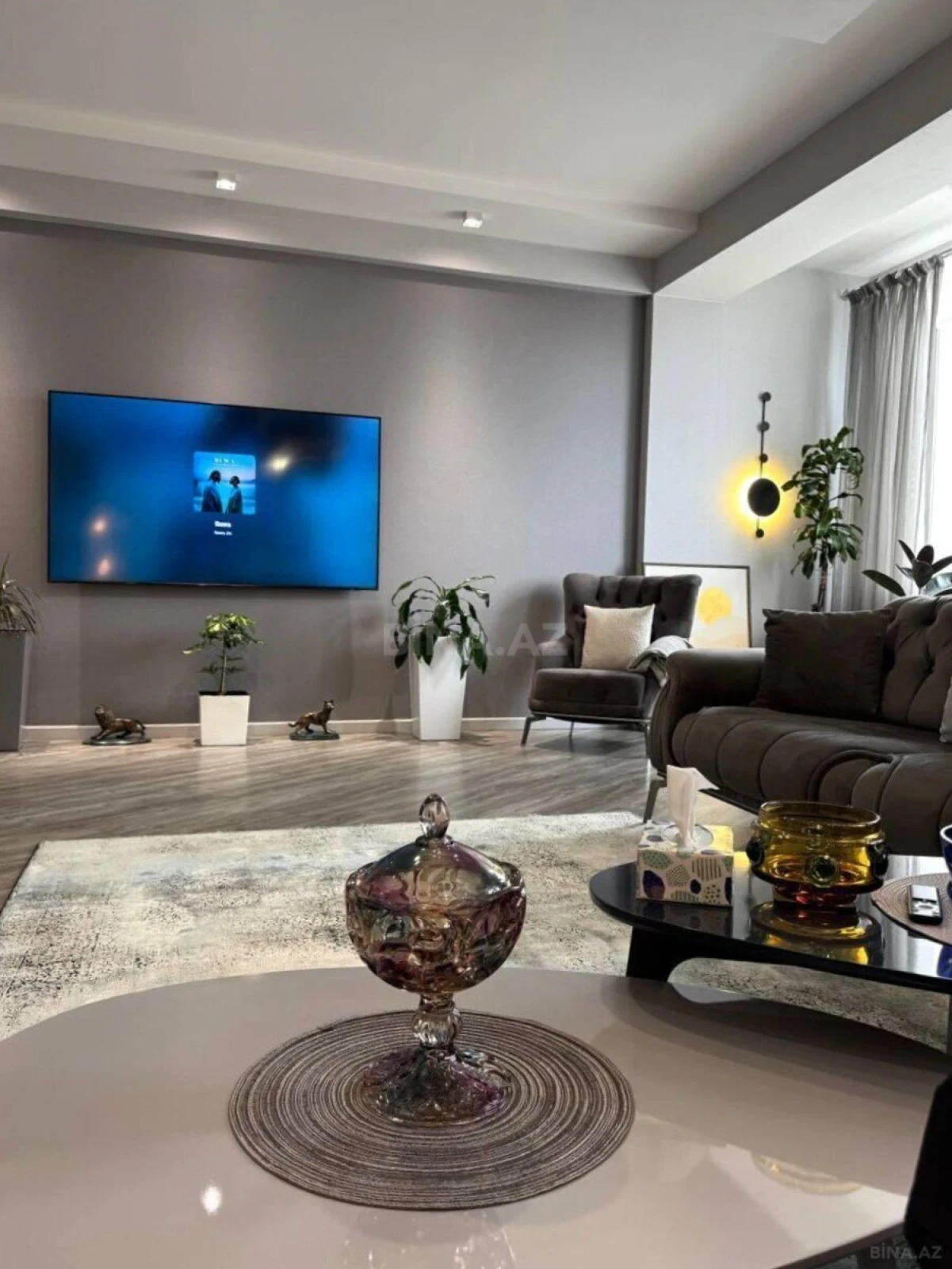 Satılır 2 otaqlı mənzil 83 m²