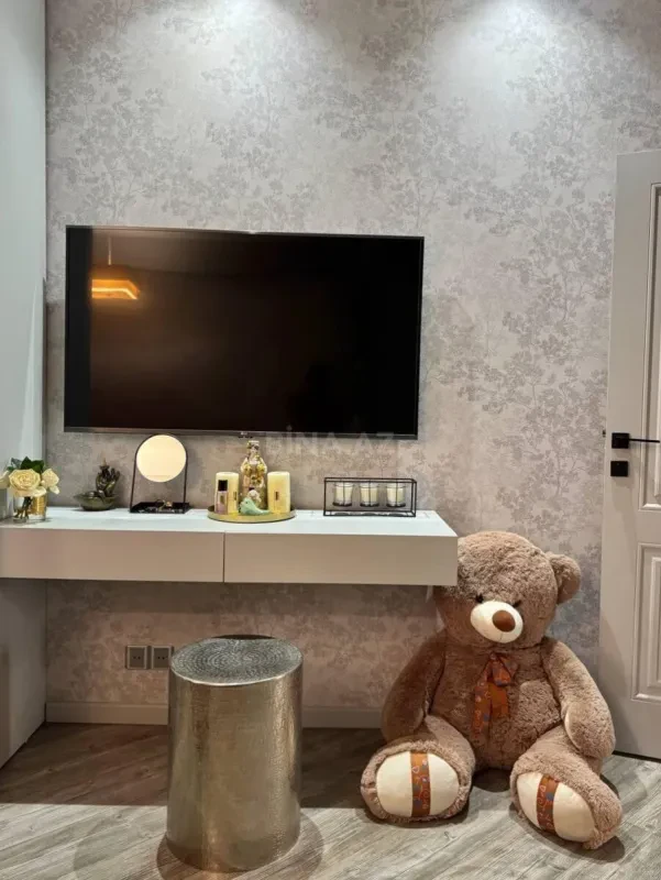 Satılır 2 otaqlı mənzil 83 m²