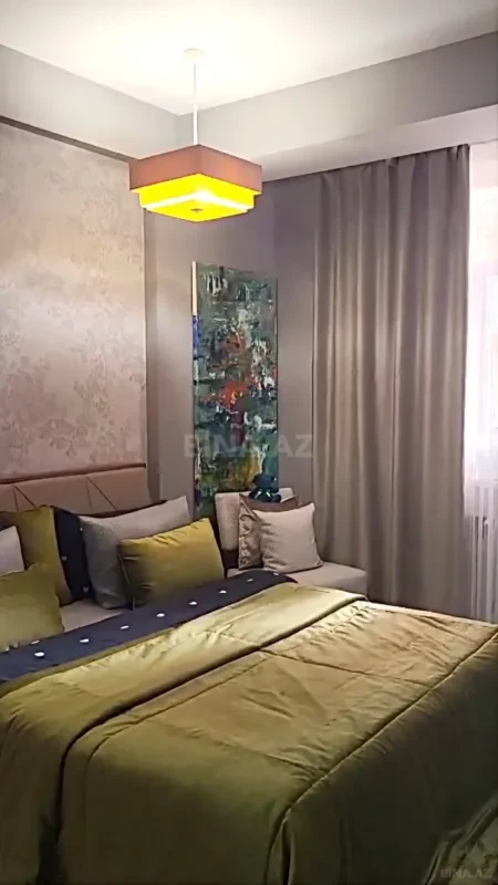 Satılır 2 otaqlı mənzil 83 m²
