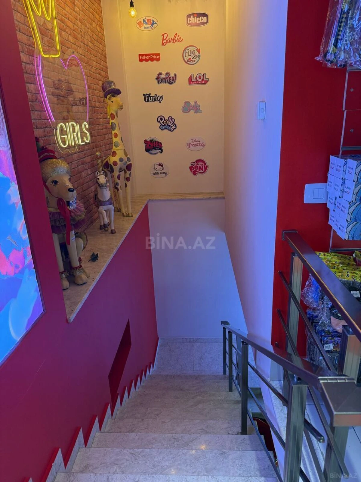Kirayə verilir obyekt 320 m²