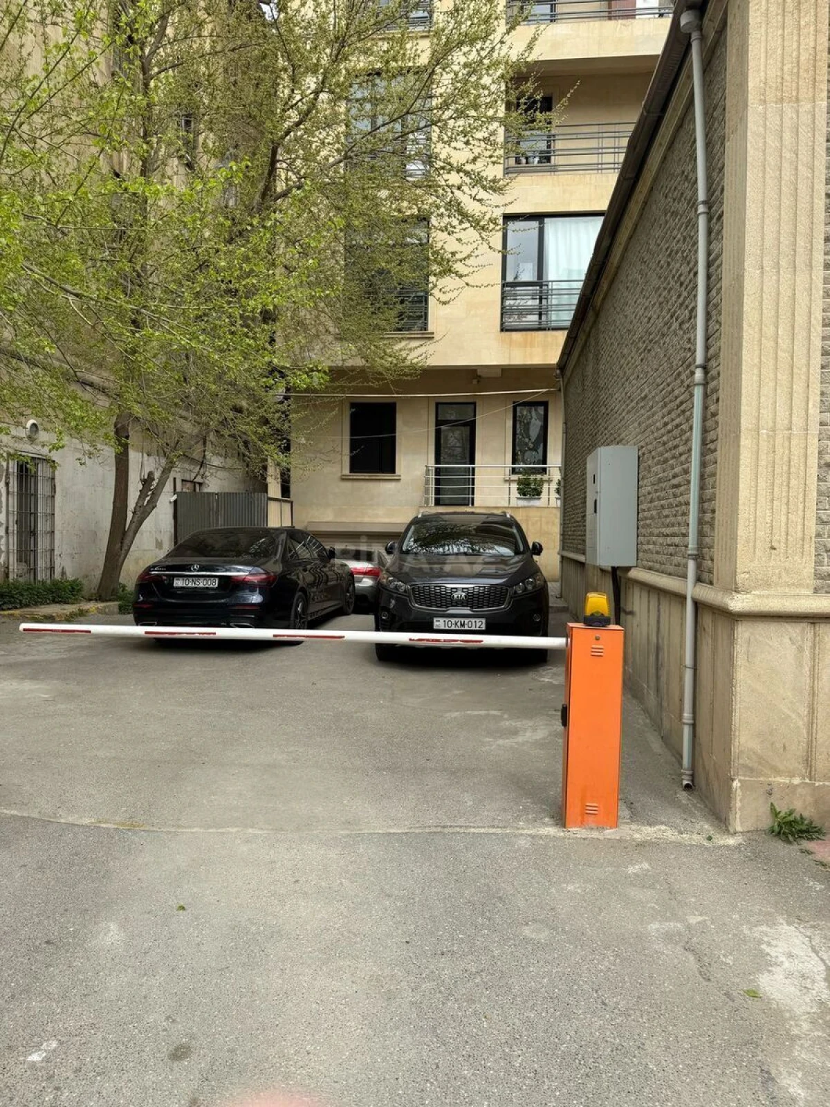 Kirayə verilir obyekt 320 m²