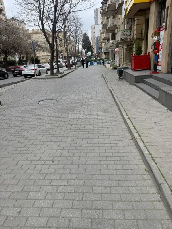 Kirayə verilir obyekt 320 m²