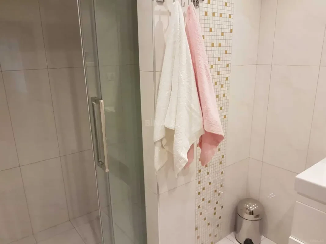 Kirayə verilir 2 otaqlı mənzil 100 m²