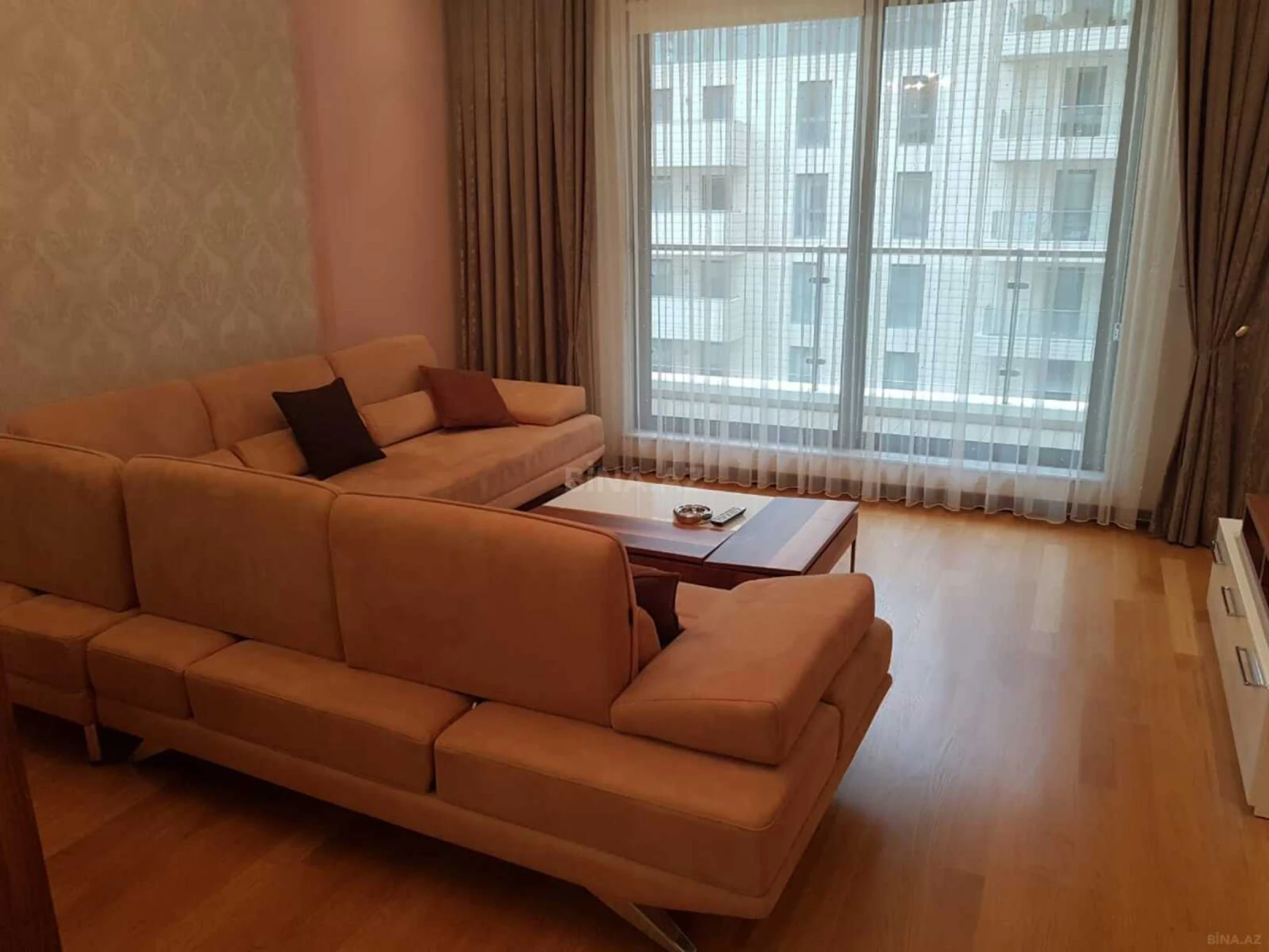 Kirayə verilir 2 otaqlı mənzil 100 m²