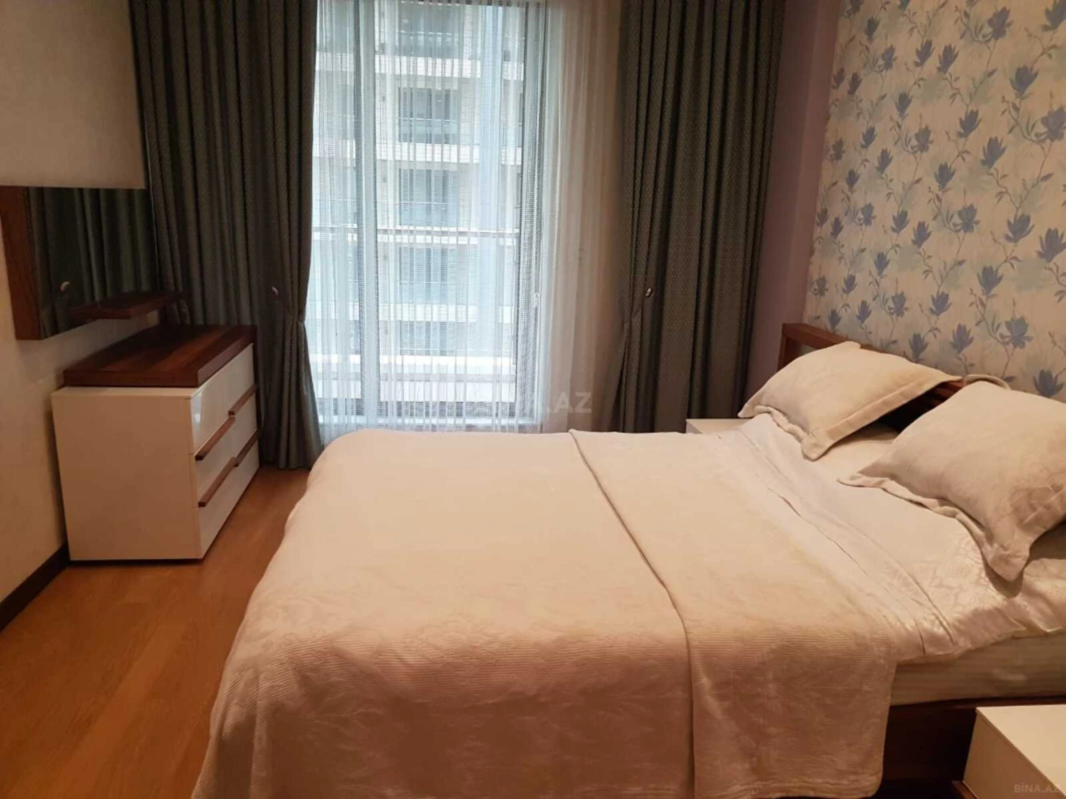 Kirayə verilir 2 otaqlı mənzil 100 m²