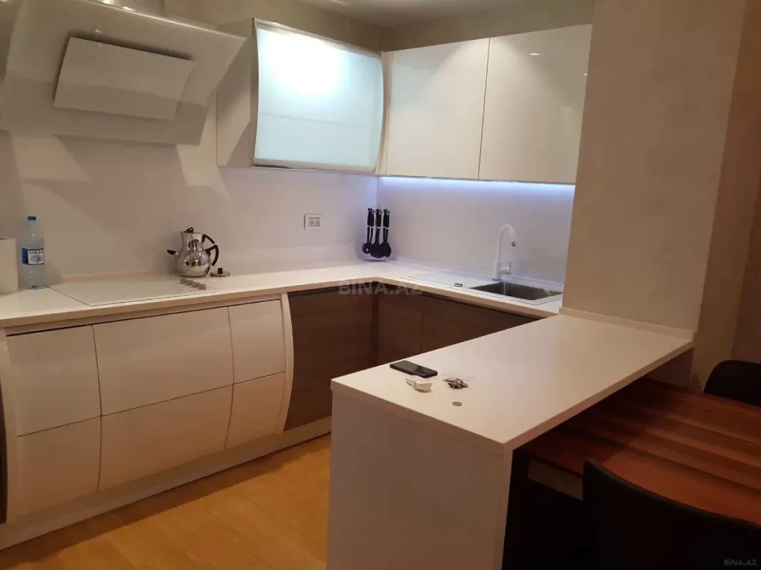 Kirayə verilir 2 otaqlı mənzil 100 m²