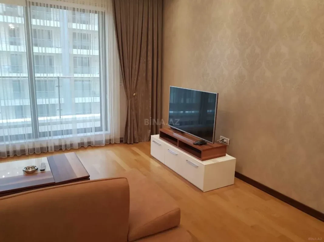 Kirayə verilir 2 otaqlı mənzil 100 m²