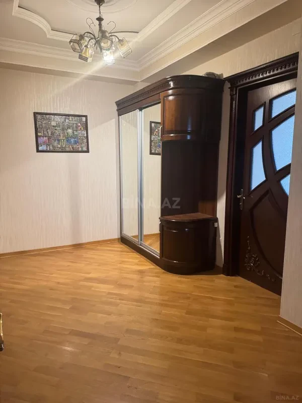 Satılır 3 otaqlı mənzil 95 m²