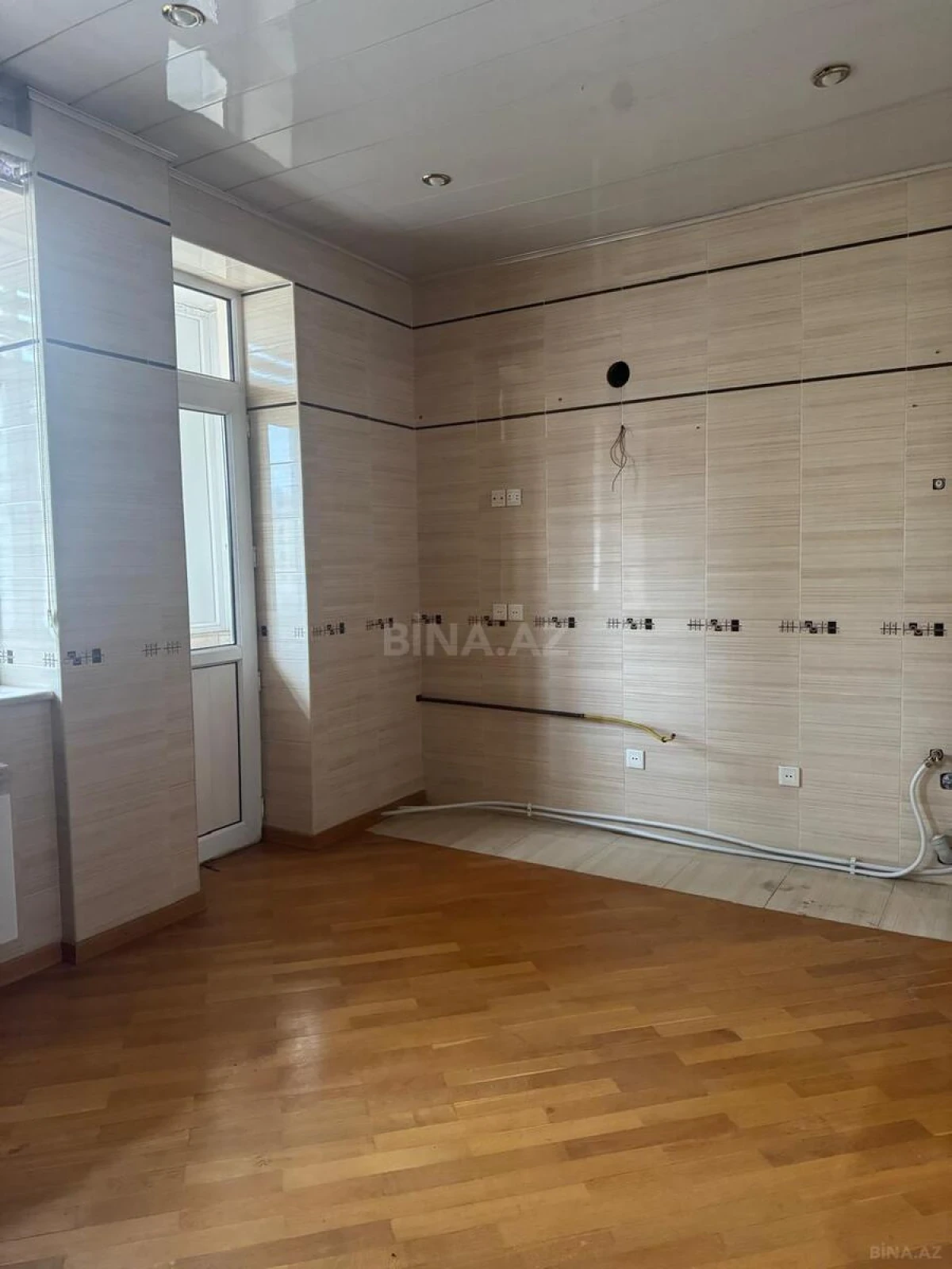 Satılır 3 otaqlı mənzil 95 m²
