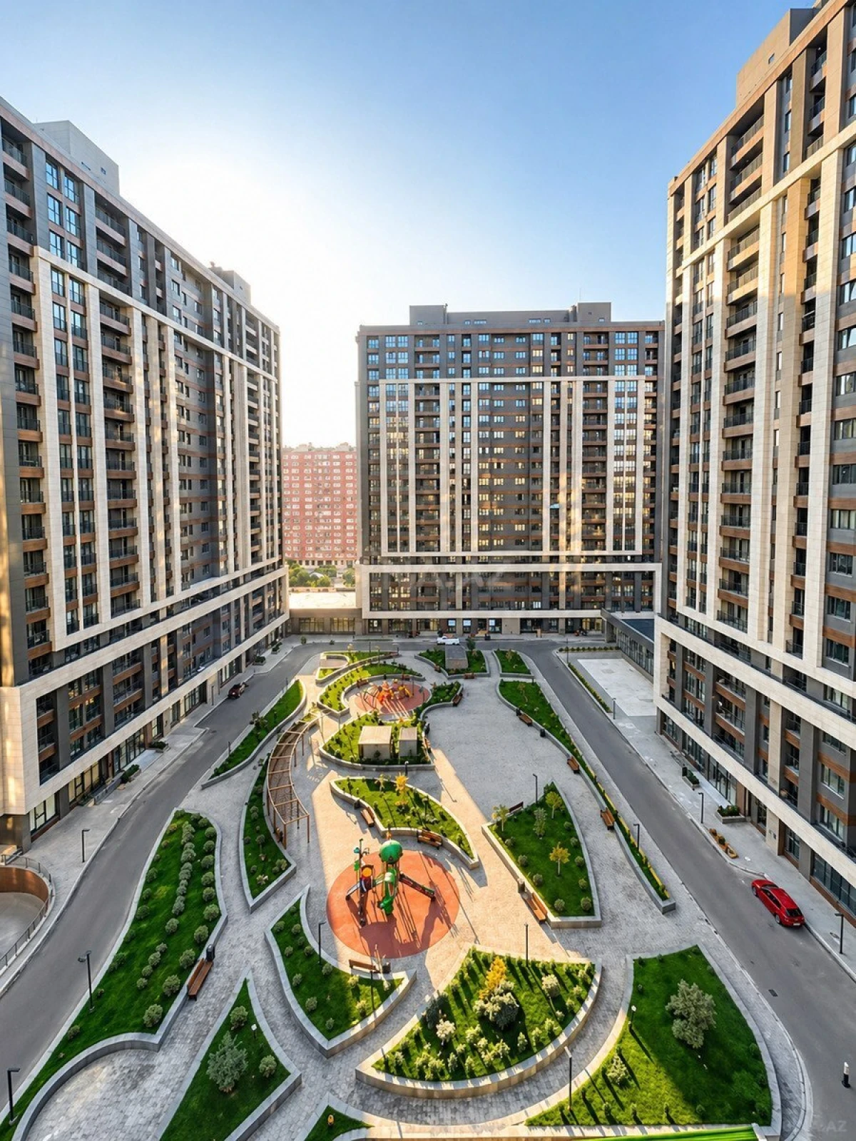 Satılır 3 otaqlı mənzil 127.8 m²