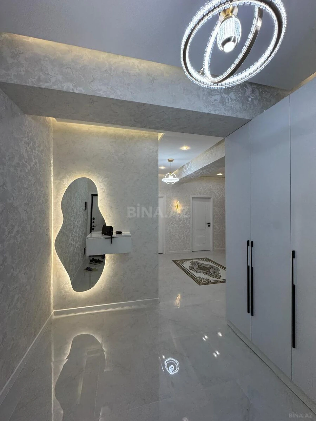 Satılır 3 otaqlı mənzil 120 m²