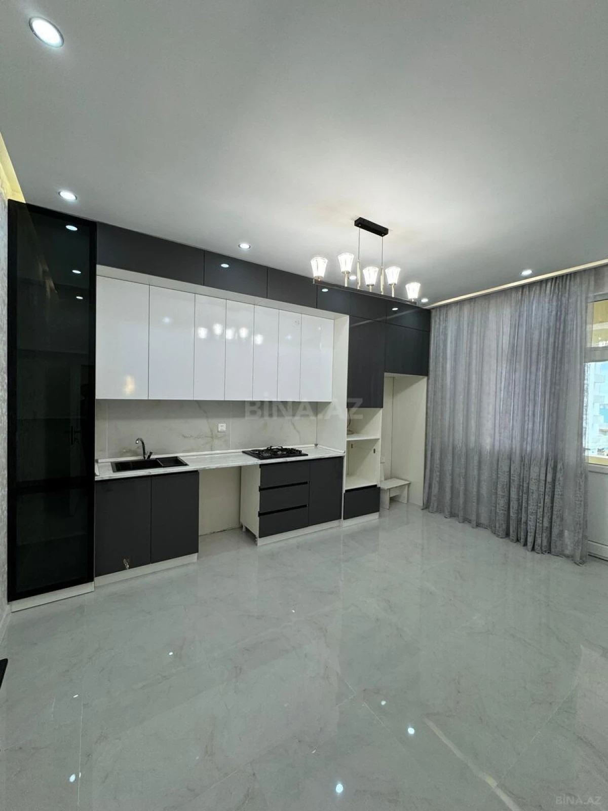 Satılır 3 otaqlı mənzil 120 m²