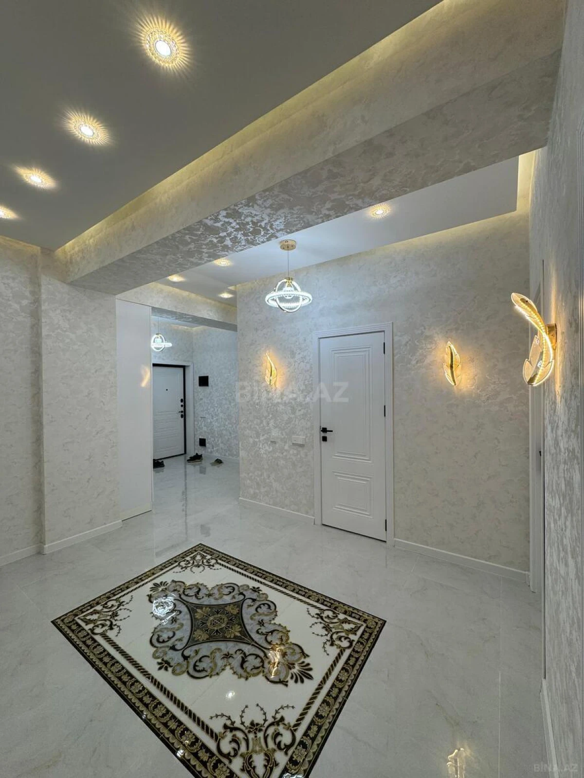 Satılır 3 otaqlı mənzil 120 m²