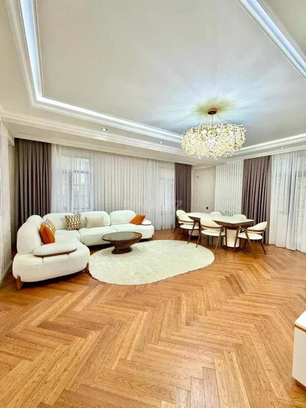 Satılır 3 otaqlı mənzil 140 m²
