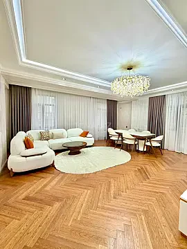 Satılır 3 otaqlı mənzil 140 m²
