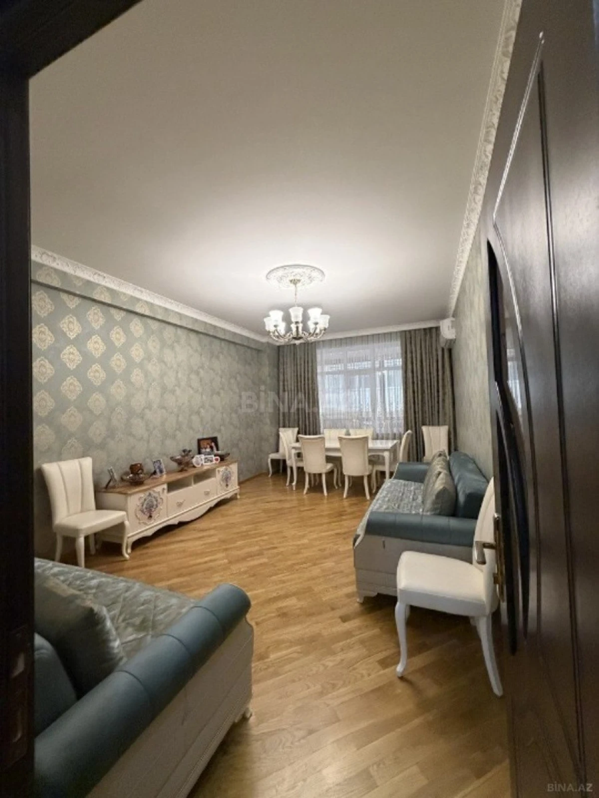 Satılır 2 otaqlı mənzil 108 m²