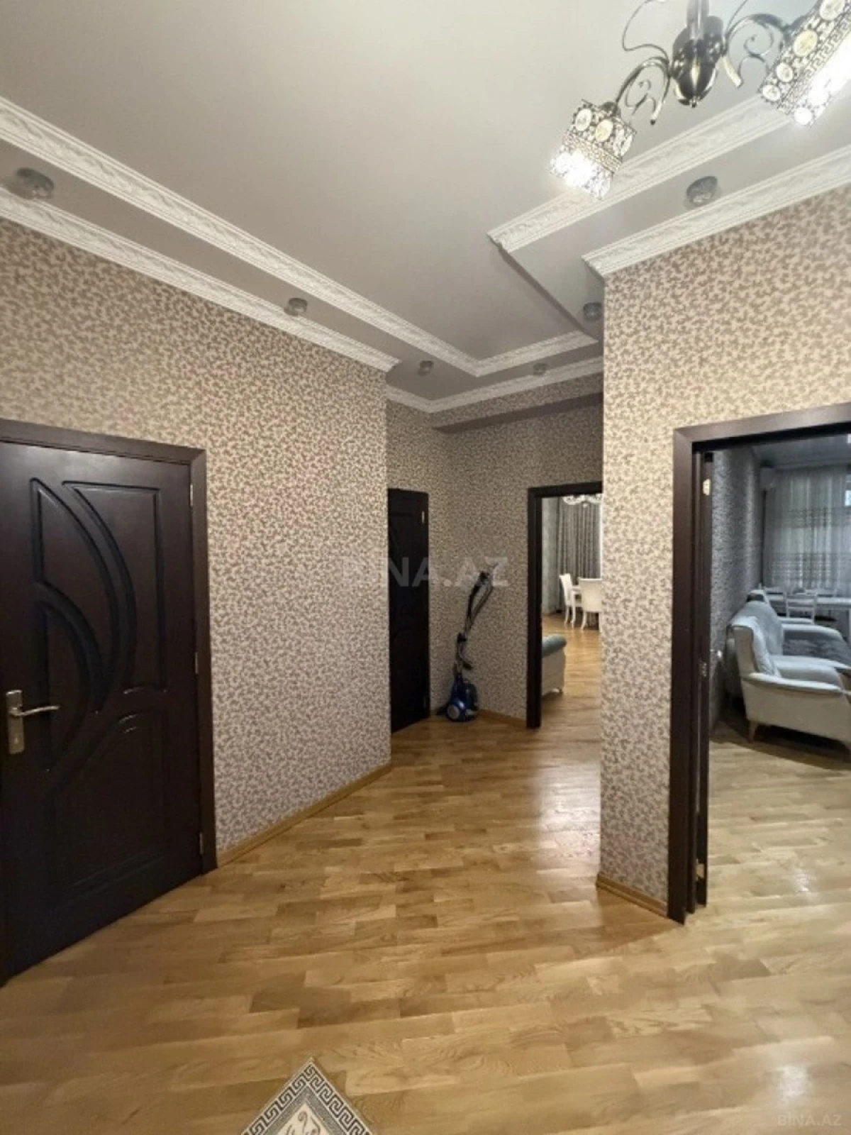 Satılır 2 otaqlı mənzil 108 m²