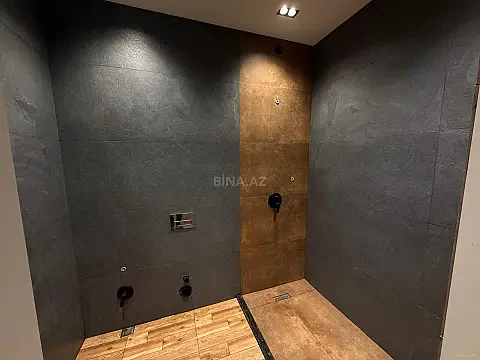 Satılır 6 otaqlı mənzil 230 m²