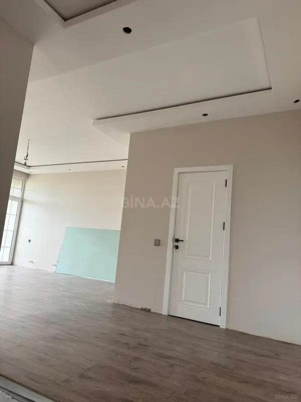 Satılır 6 otaqlı mənzil 230 m²
