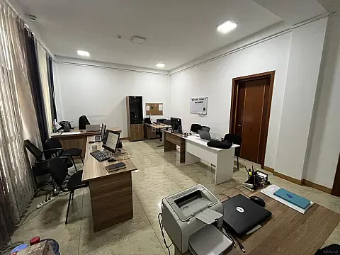 Kirayə verilir 4 otaqlı ofis 150 m²