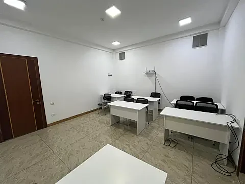 Kirayə verilir 4 otaqlı ofis 150 m²