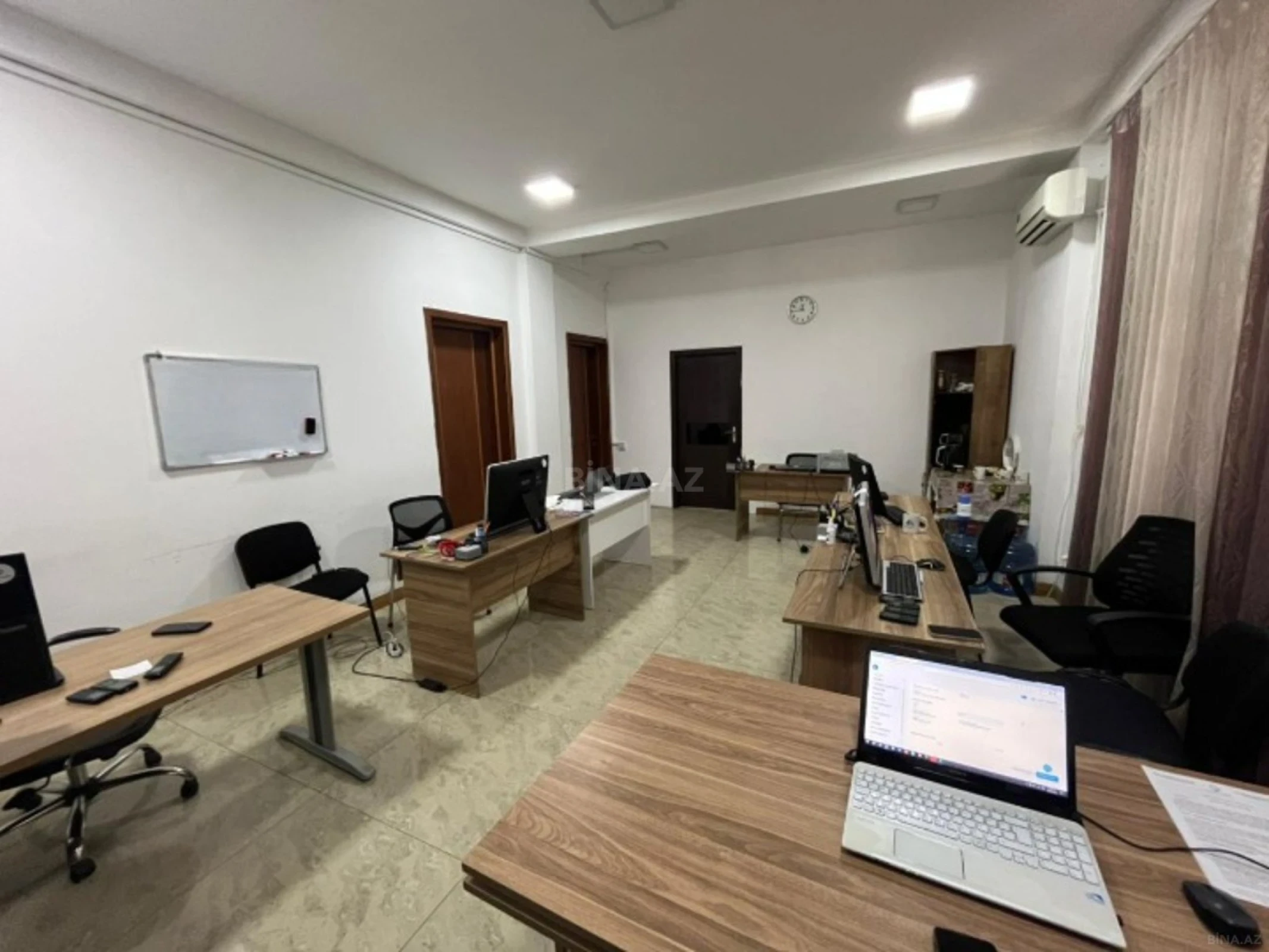 Kirayə verilir 4 otaqlı ofis 150 m²