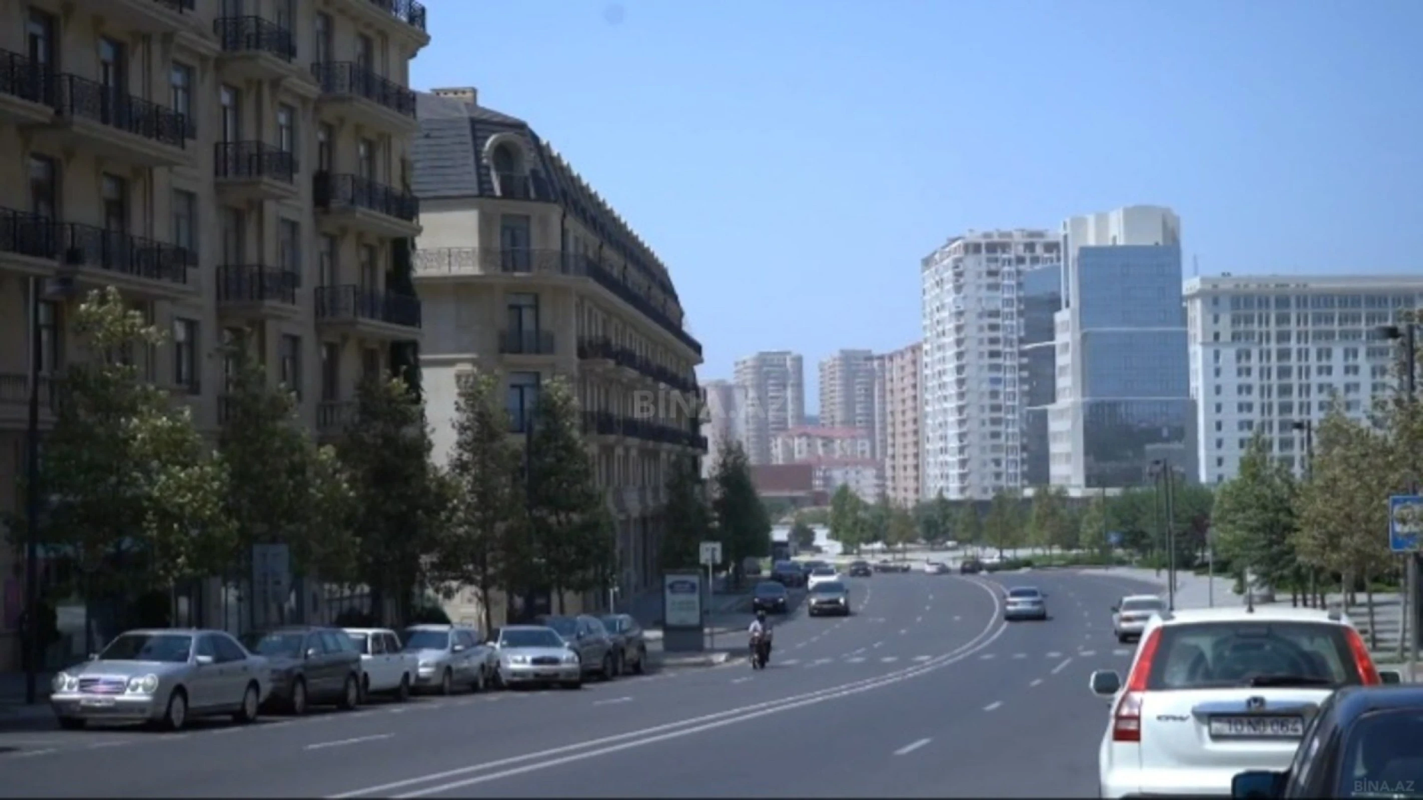 Satılır 4 otaqlı mənzil 162 m²