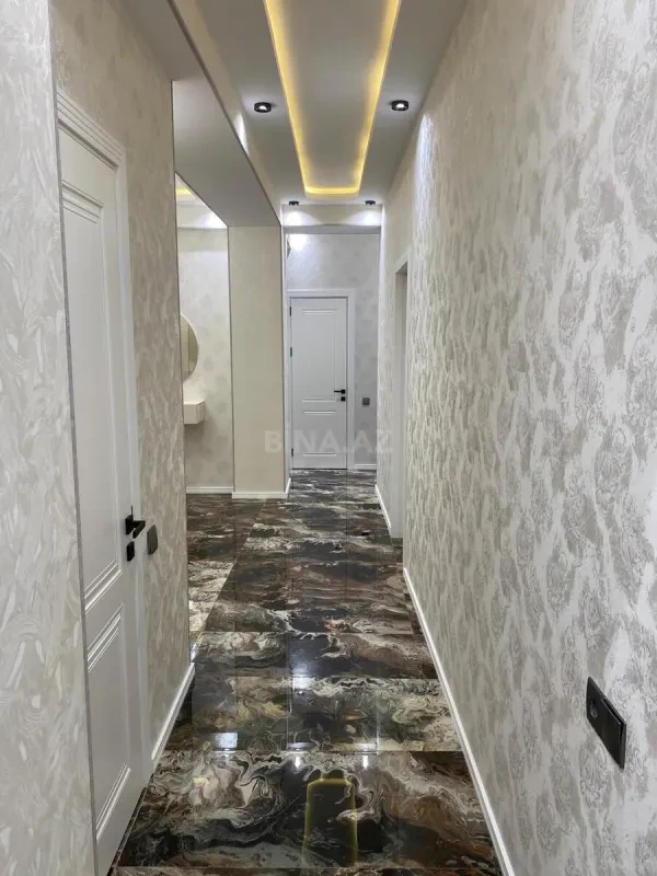 Kirayə verilir 3 otaqlı mənzil 140 m²