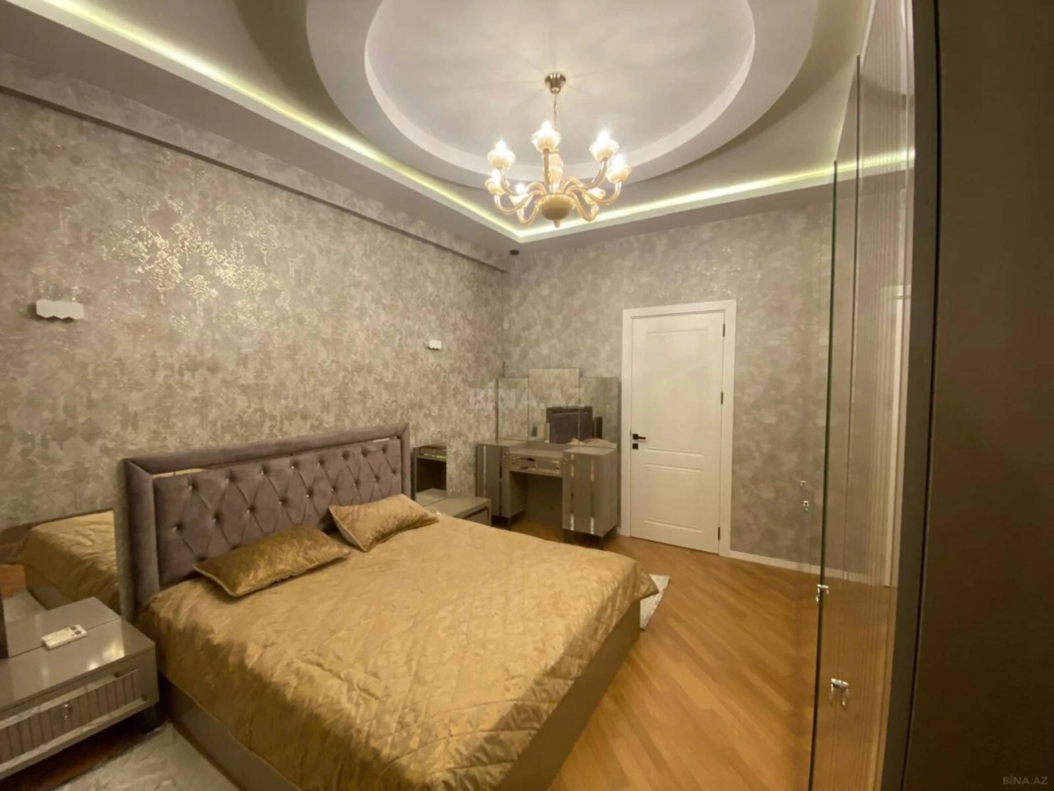 Kirayə verilir 3 otaqlı mənzil 140 m²