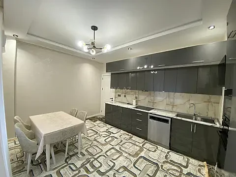 Kirayə verilir 3 otaqlı mənzil 140 m²