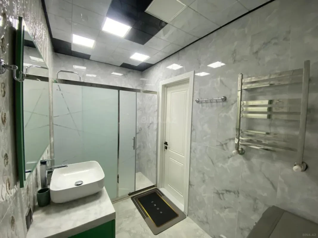 Kirayə verilir 3 otaqlı mənzil 140 m²