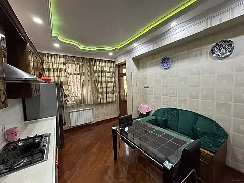 Kirayə verilir 2 otaqlı mənzil 95 m²