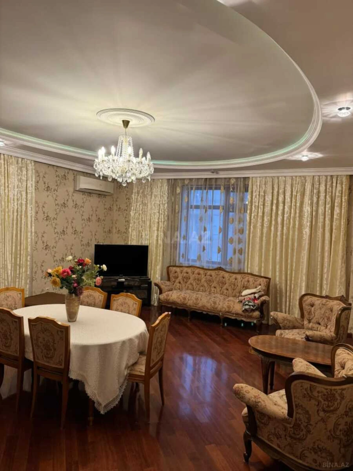 Kirayə verilir 2 otaqlı mənzil 95 m²