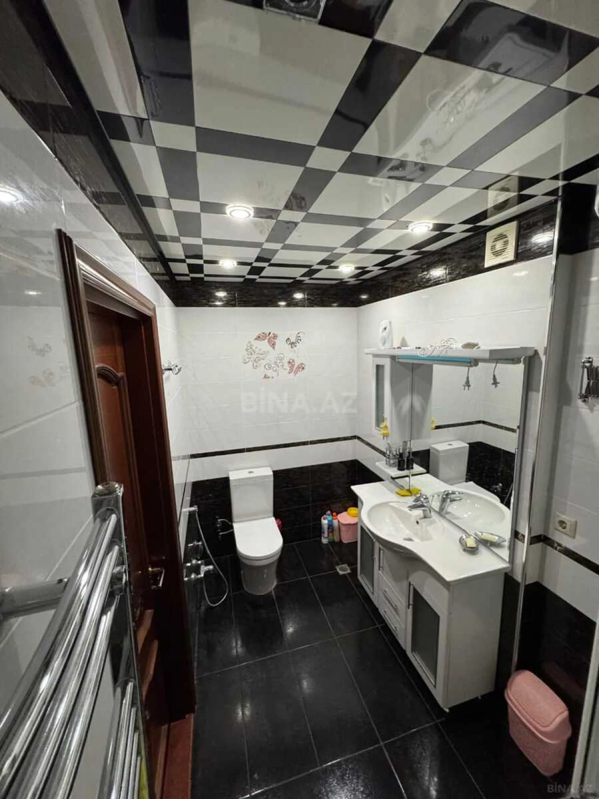 Kirayə verilir 2 otaqlı mənzil 95 m²