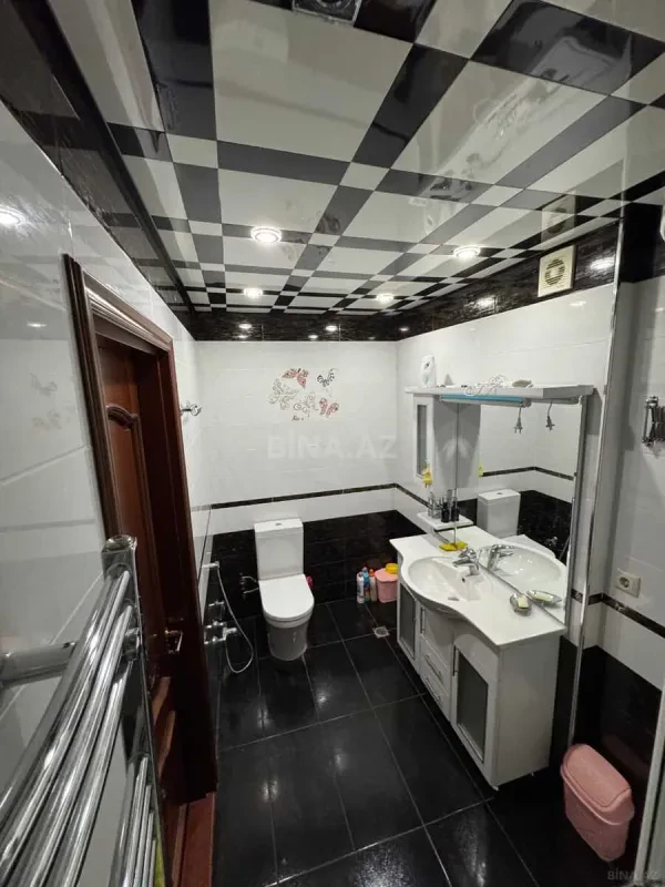 Kirayə verilir 2 otaqlı mənzil 95 m²