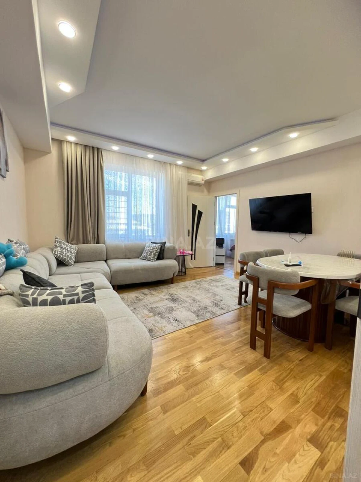 Satılır 3 otaqlı mənzil 90 m²