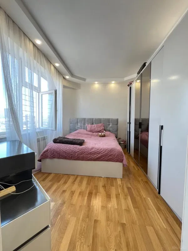 Satılır 3 otaqlı mənzil 90 m²