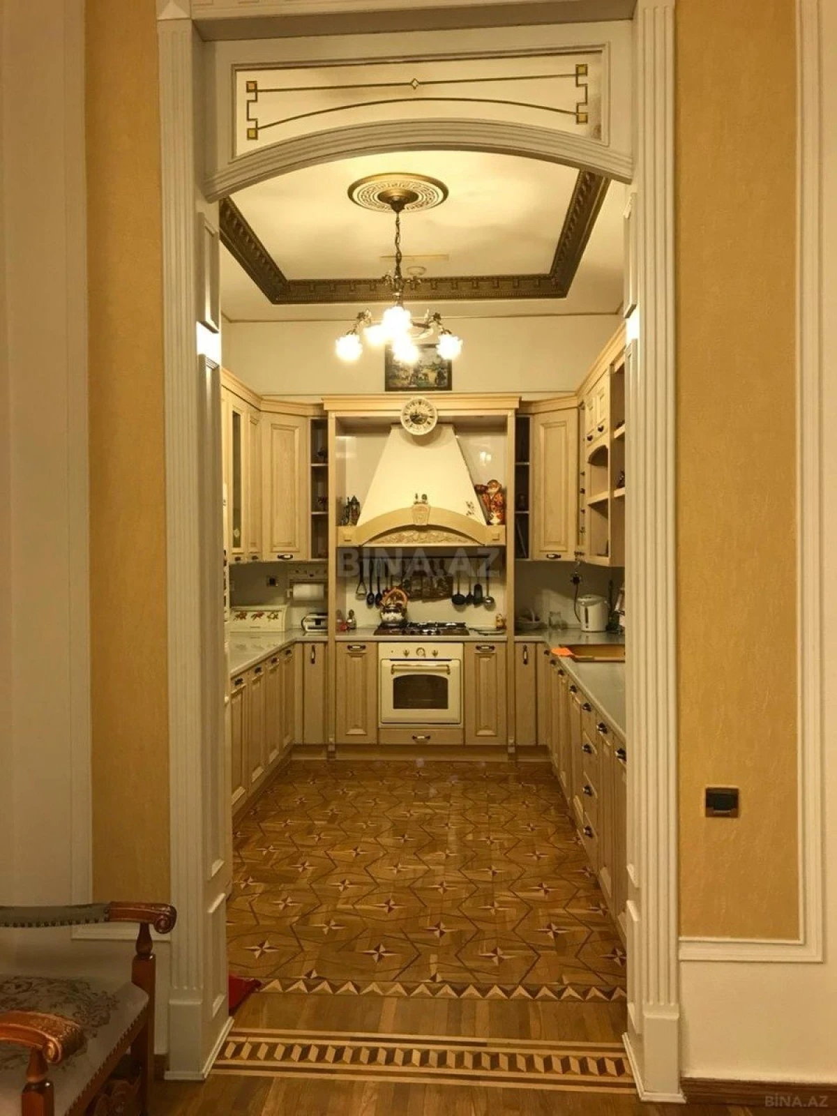 Satılır 3 otaqlı mənzil 290 m²