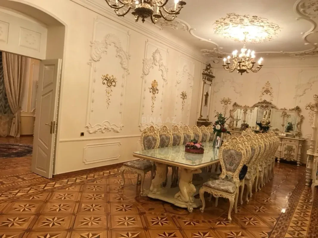 Satılır 3 otaqlı mənzil 290 m²