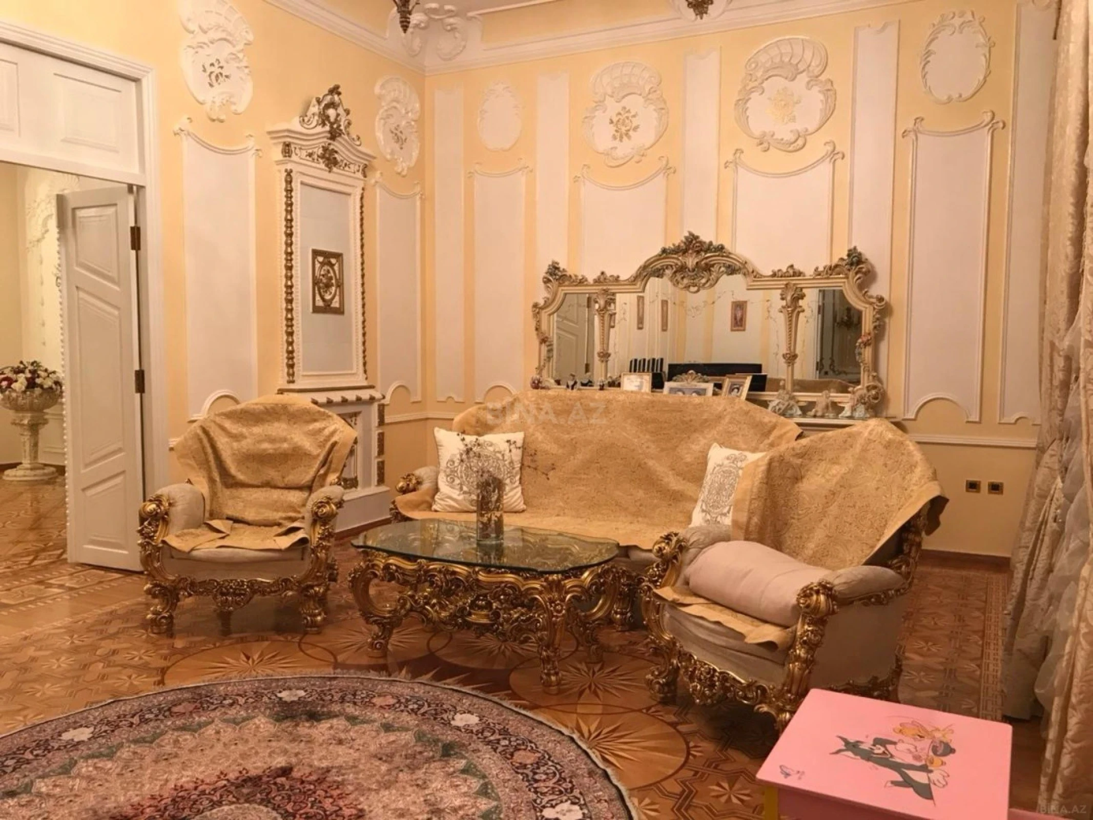 Satılır 3 otaqlı mənzil 290 m²
