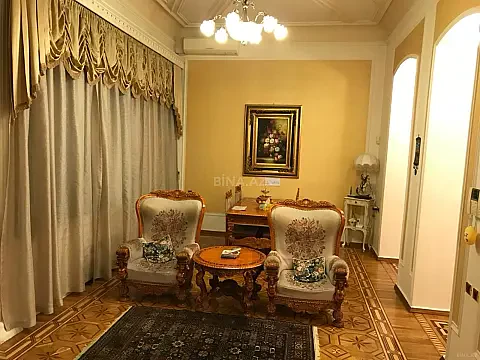 Satılır 3 otaqlı mənzil 290 m²