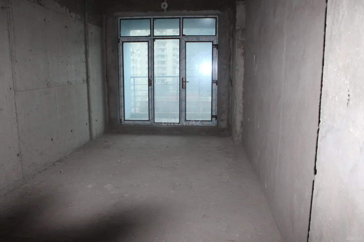 Satılır 3 otaqlı mənzil 157 m²