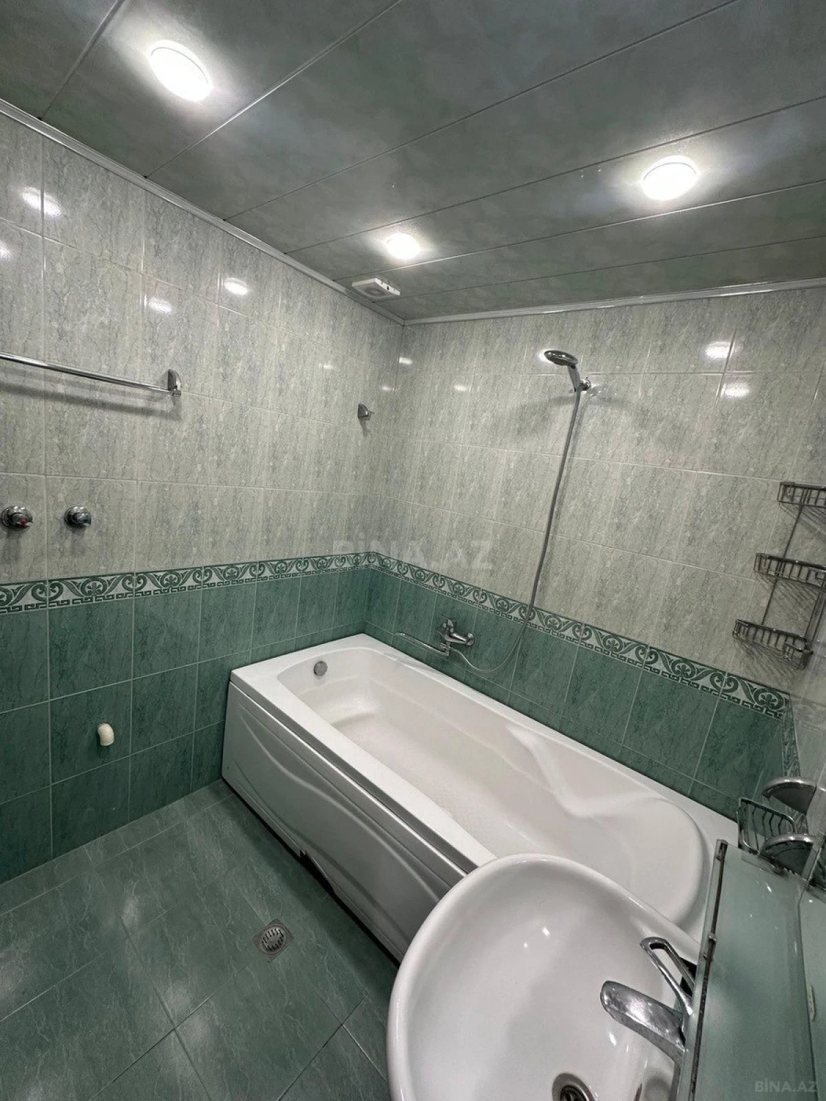 Satılır 2 otaqlı mənzil 80 m²