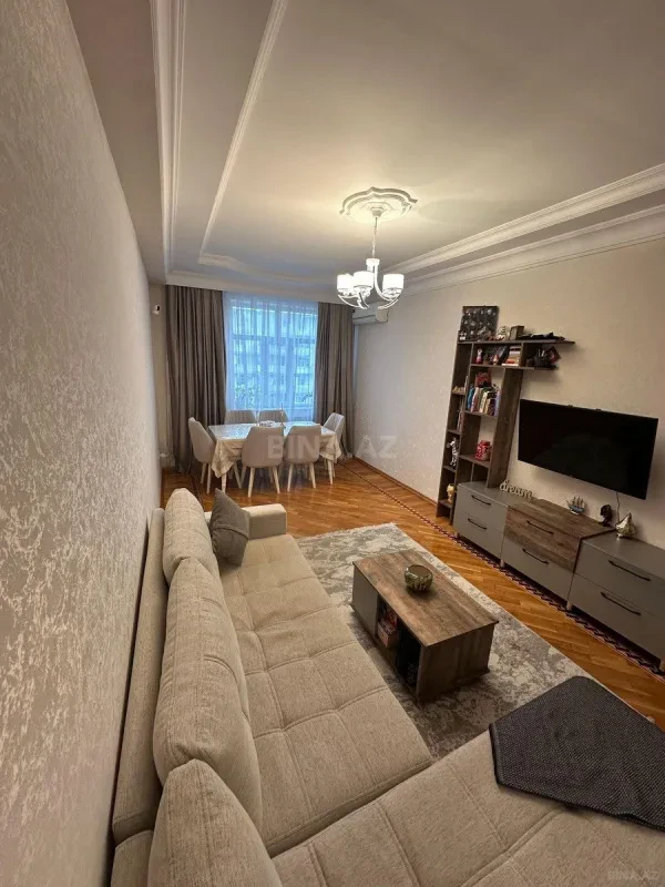 Satılır 2 otaqlı mənzil 80 m²