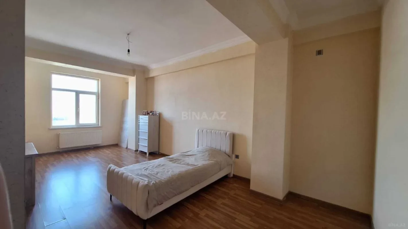 Satılır 4 otaqlı mənzil 144.7 m²