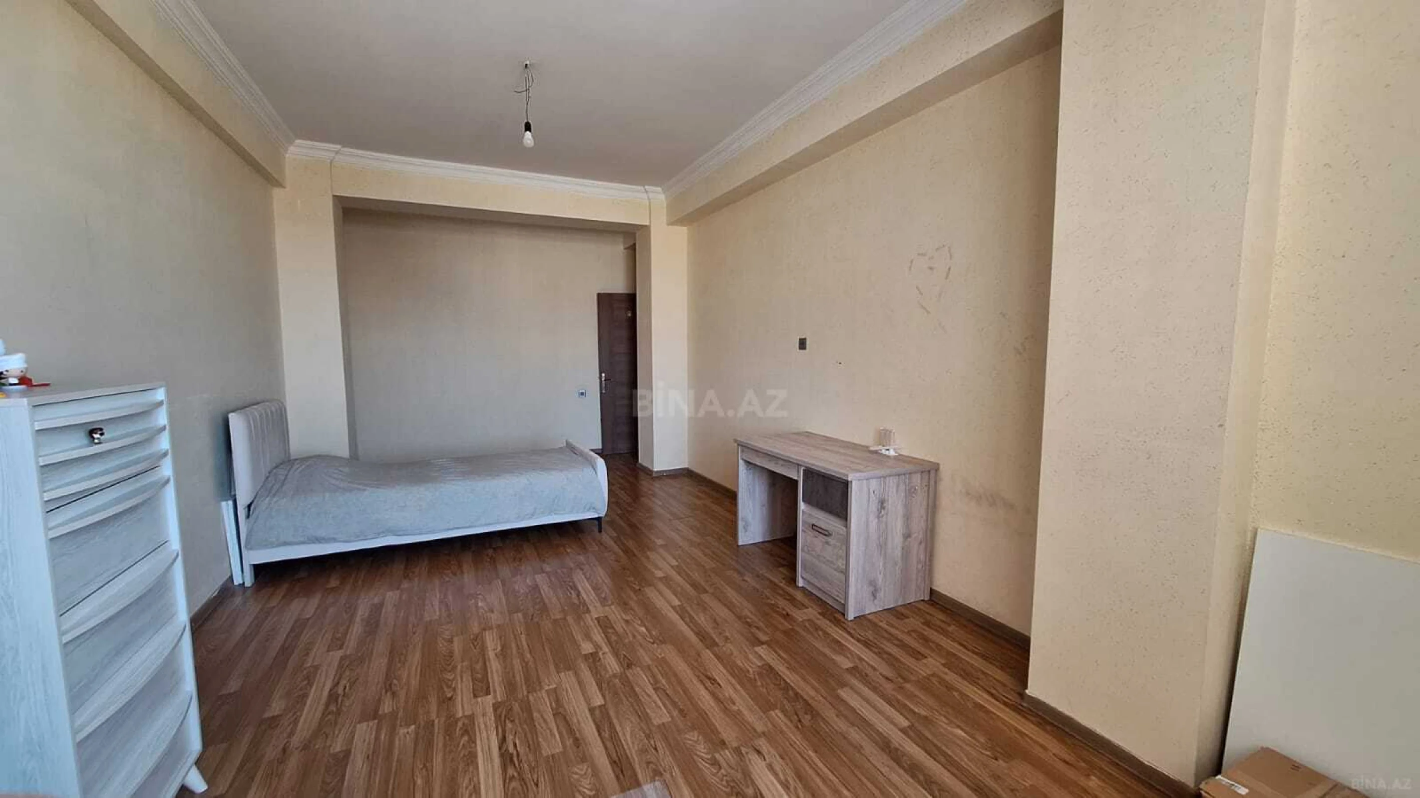 Satılır 4 otaqlı mənzil 144.7 m²