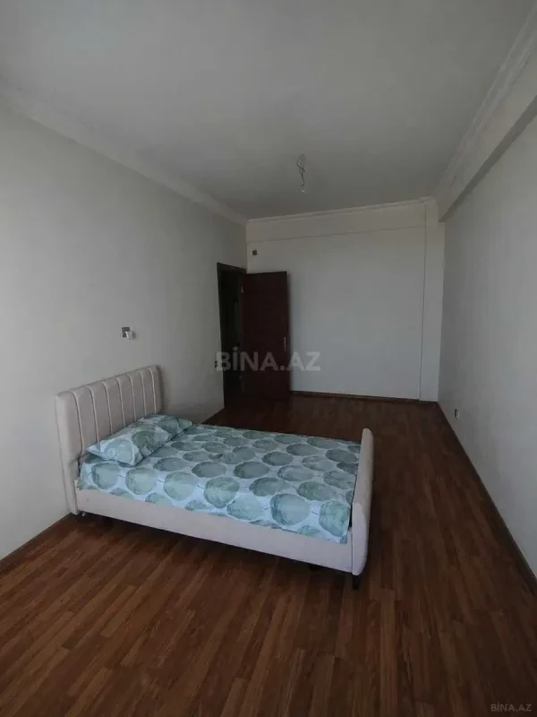 Satılır 4 otaqlı mənzil 144.7 m²