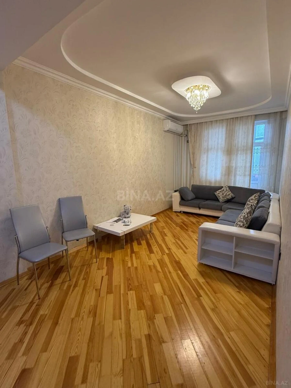 Satılır 2 otaqlı mənzil 75 m²