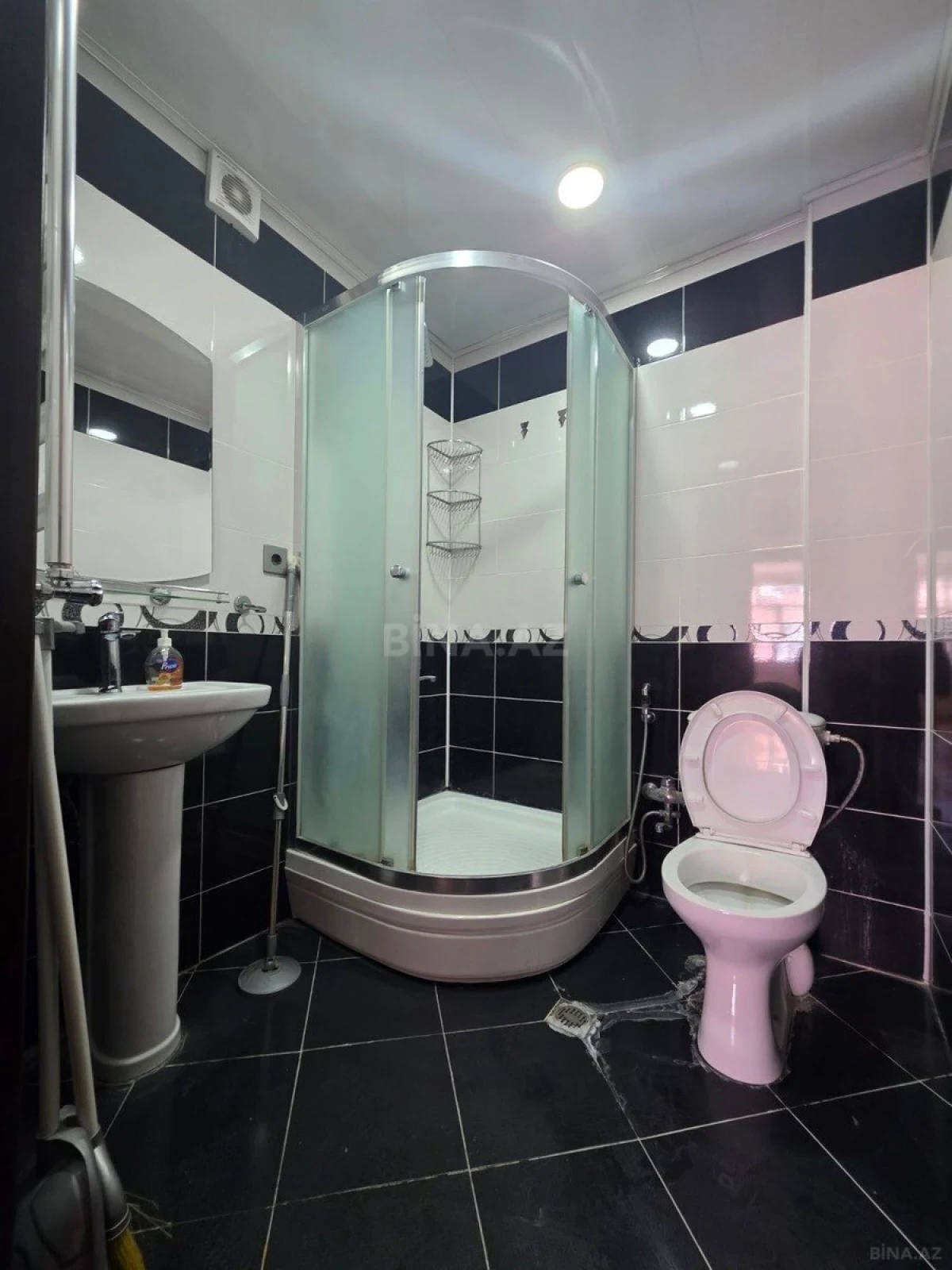 Satılır 3 otaqlı mənzil 107 m²